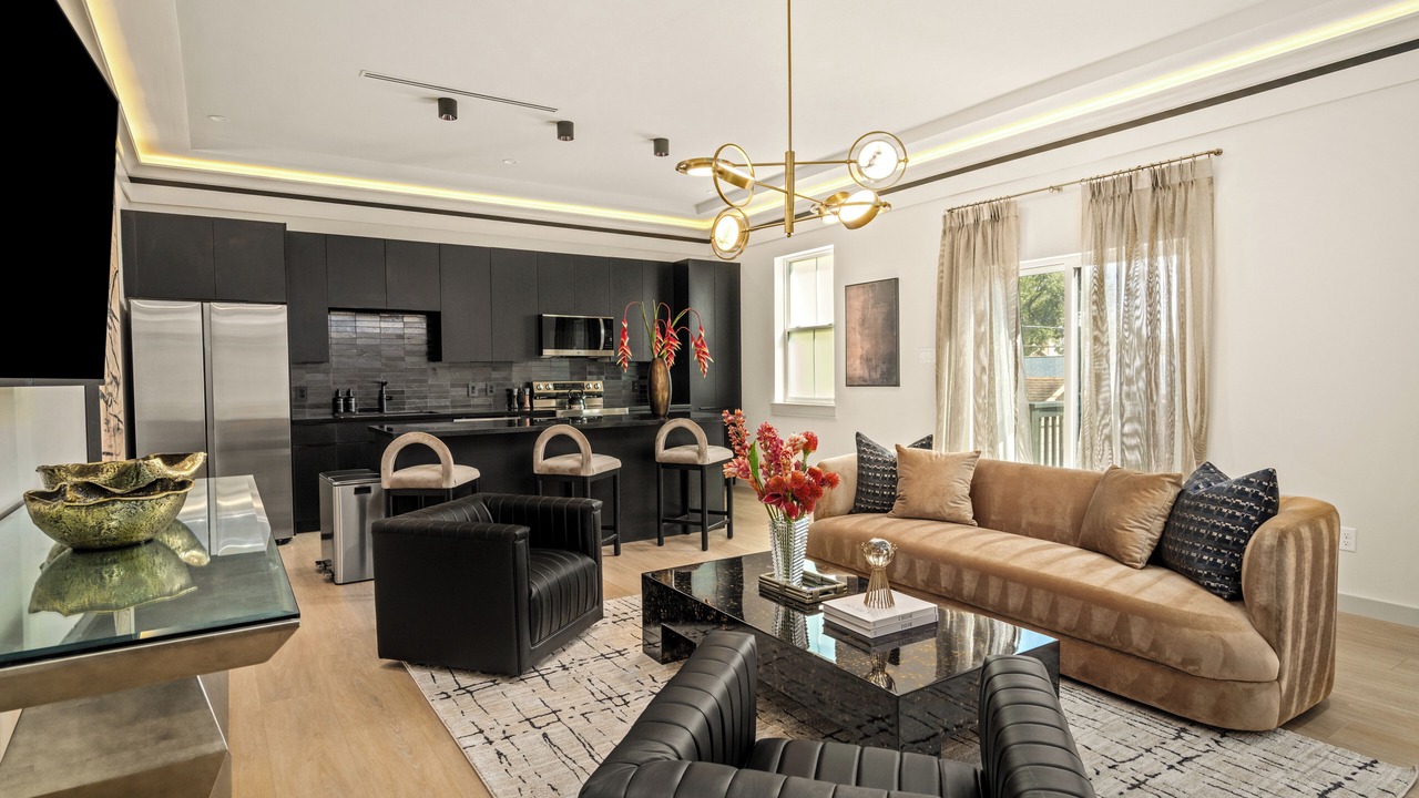 Photo of Livingroom in South Central Houston