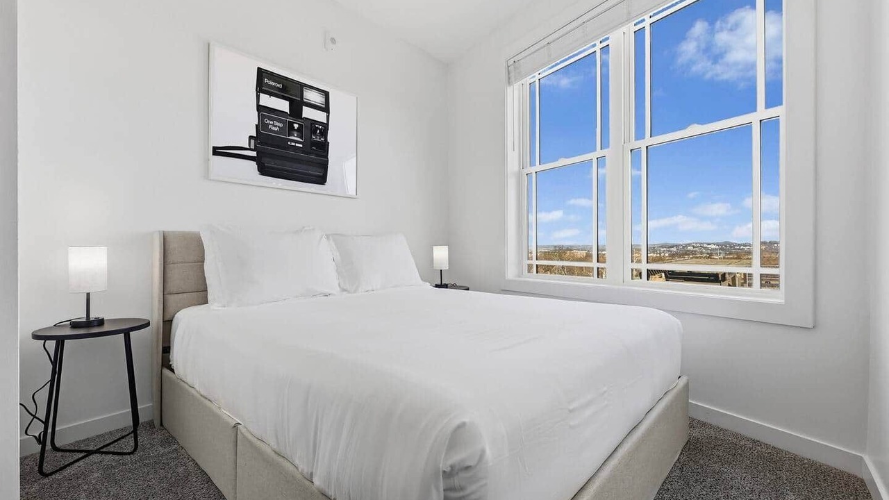 Photo of Bedroom in Hadley - Washington