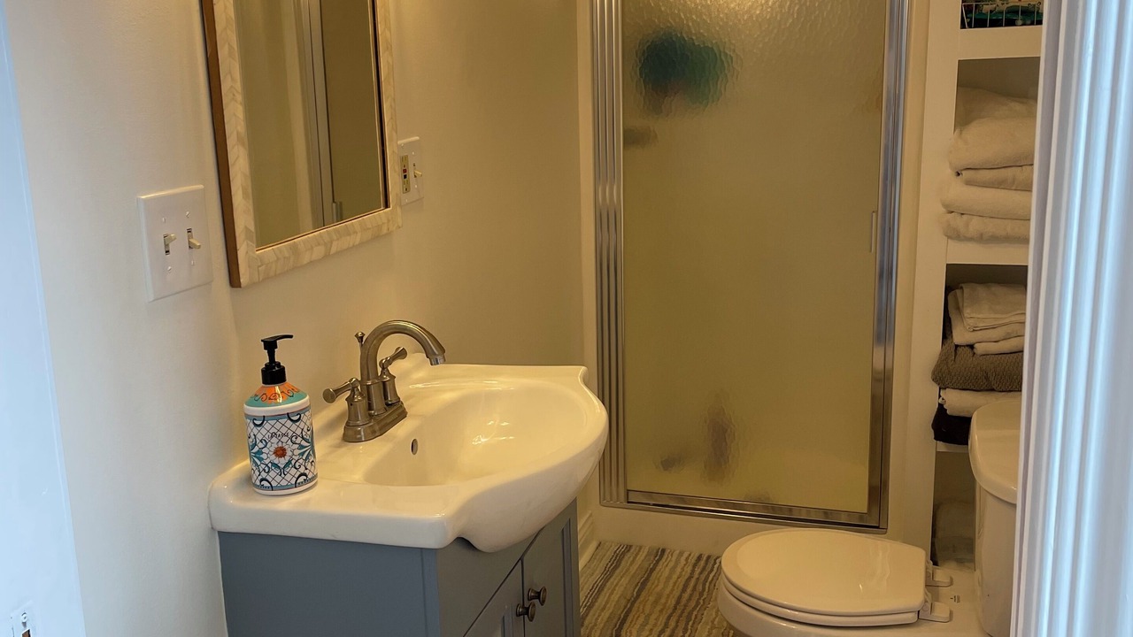 Photo of Bathroom in Lake Dalecarlia