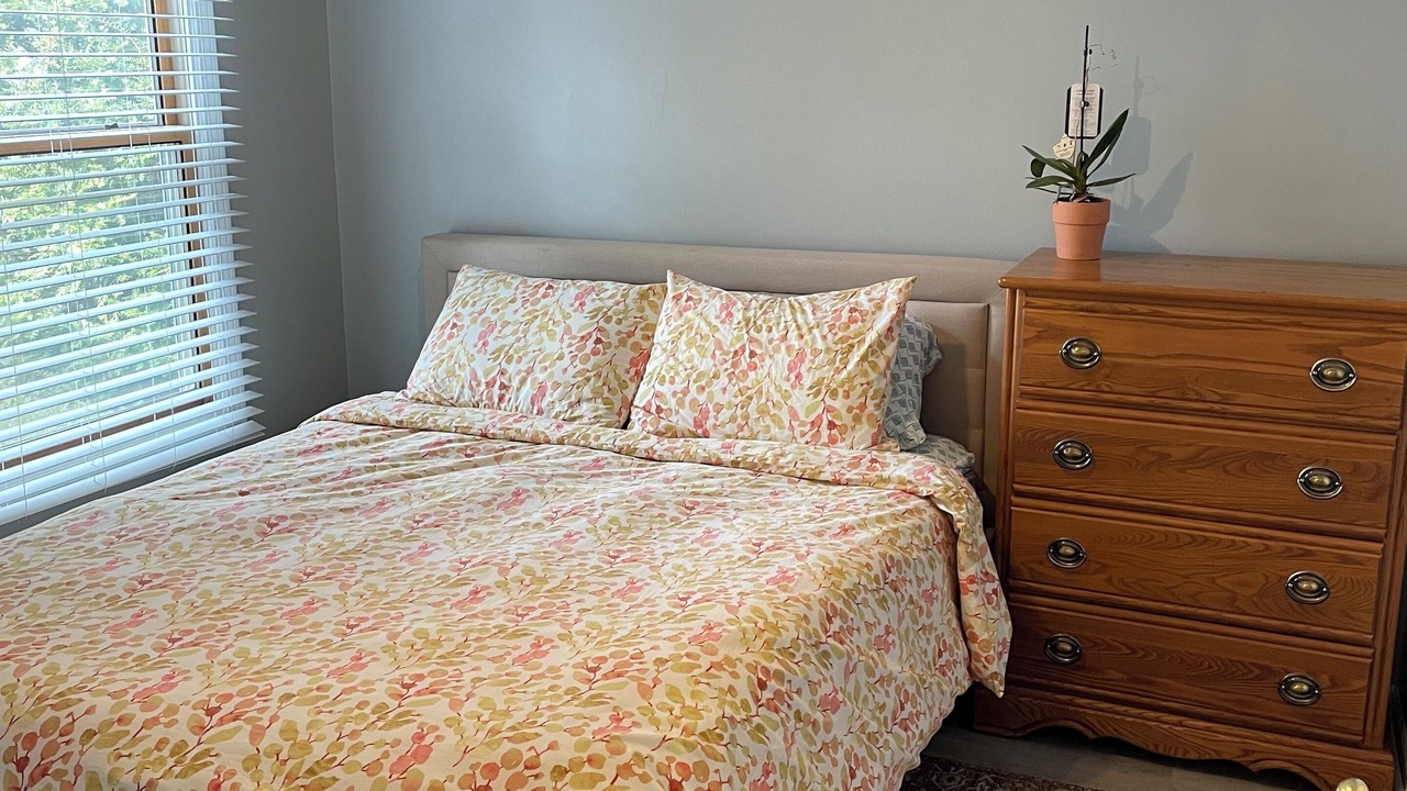 Photo of Bedroom in Lake Dalecarlia