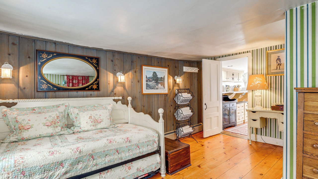 Photo of Bedroom in West Arlington