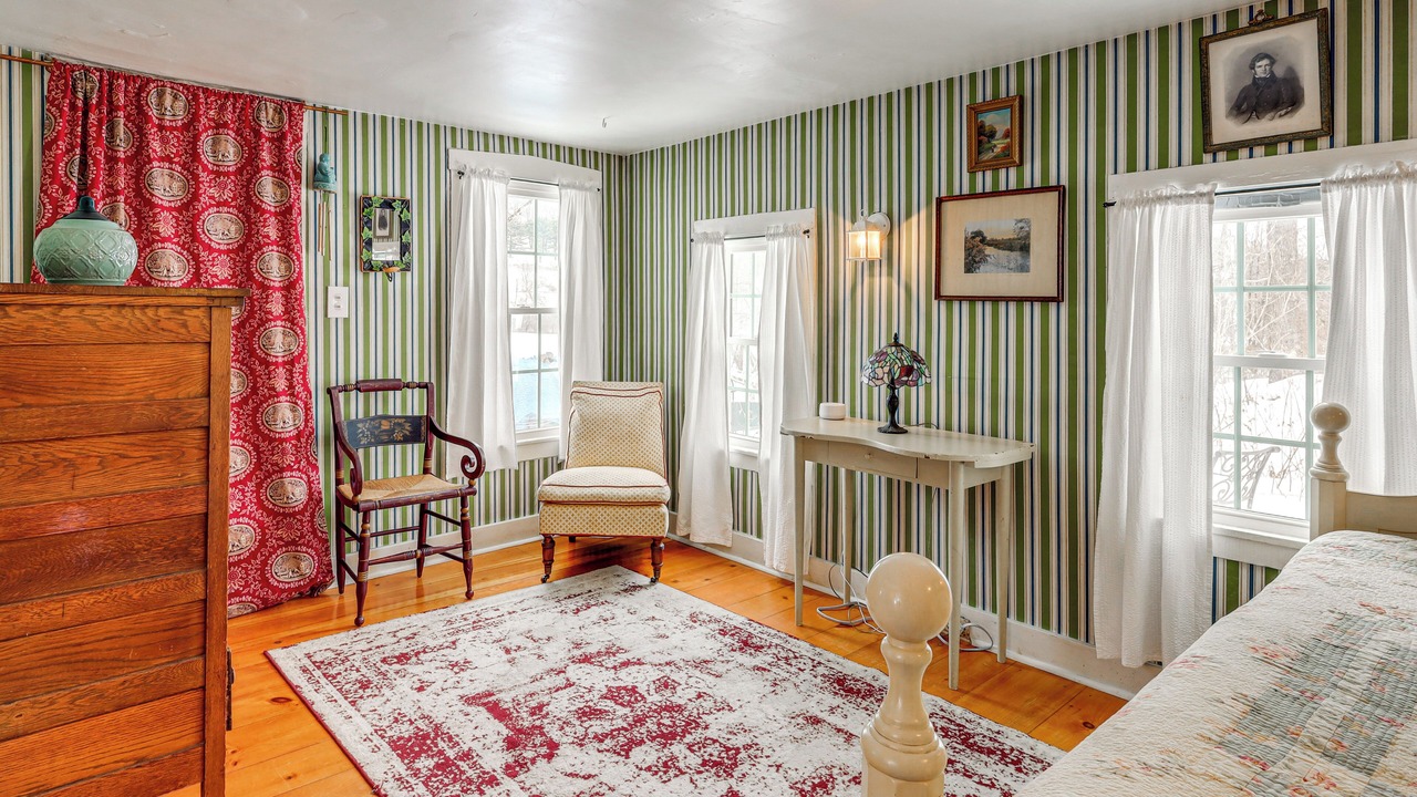 Photo of Bedroom in West Arlington