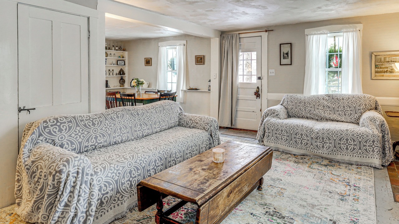 Photo of Livingroom in West Arlington