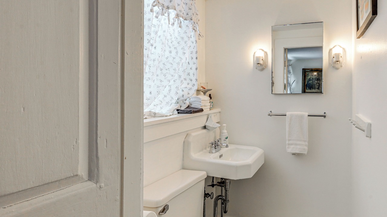 Photo of Bathroom in West Arlington
