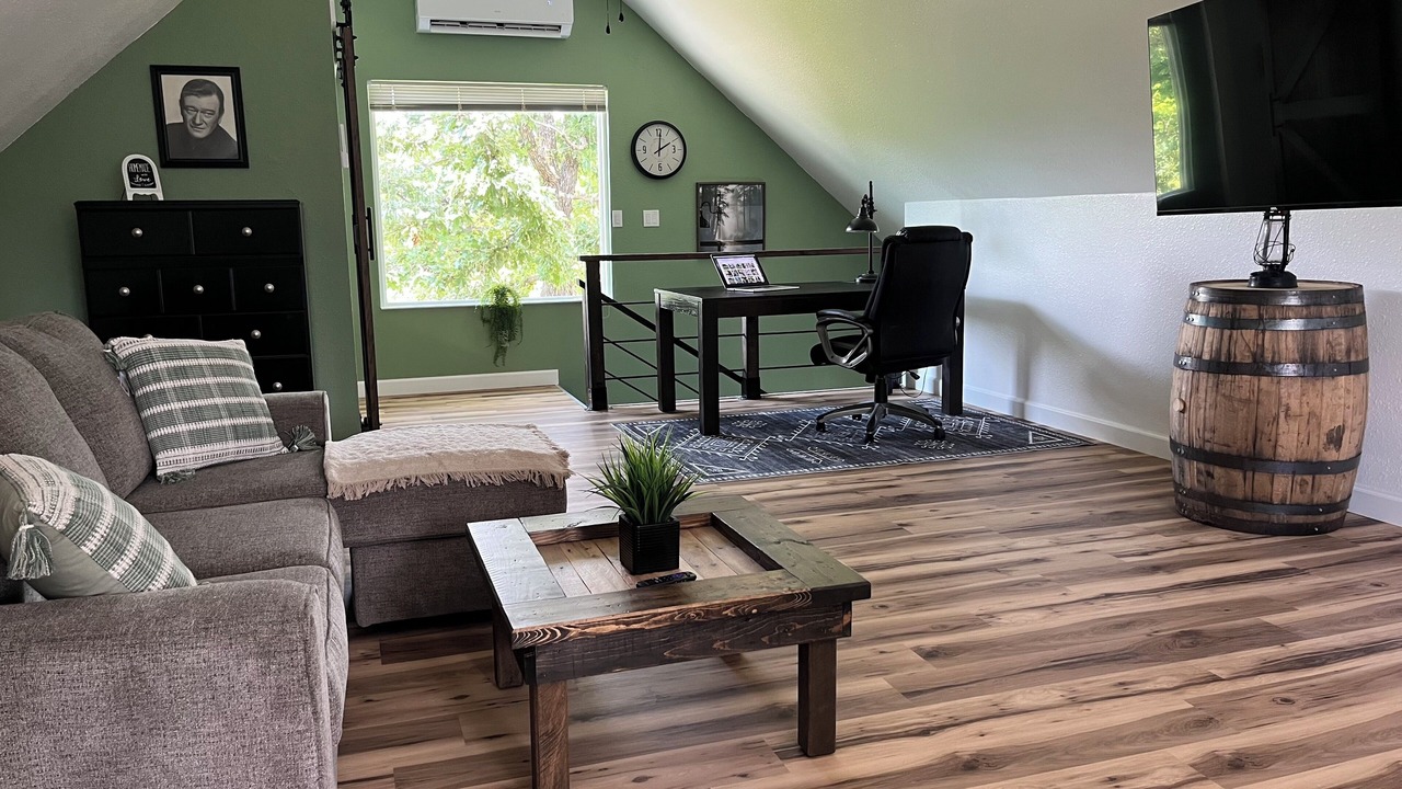 Photo of Livingroom in Linn Creek