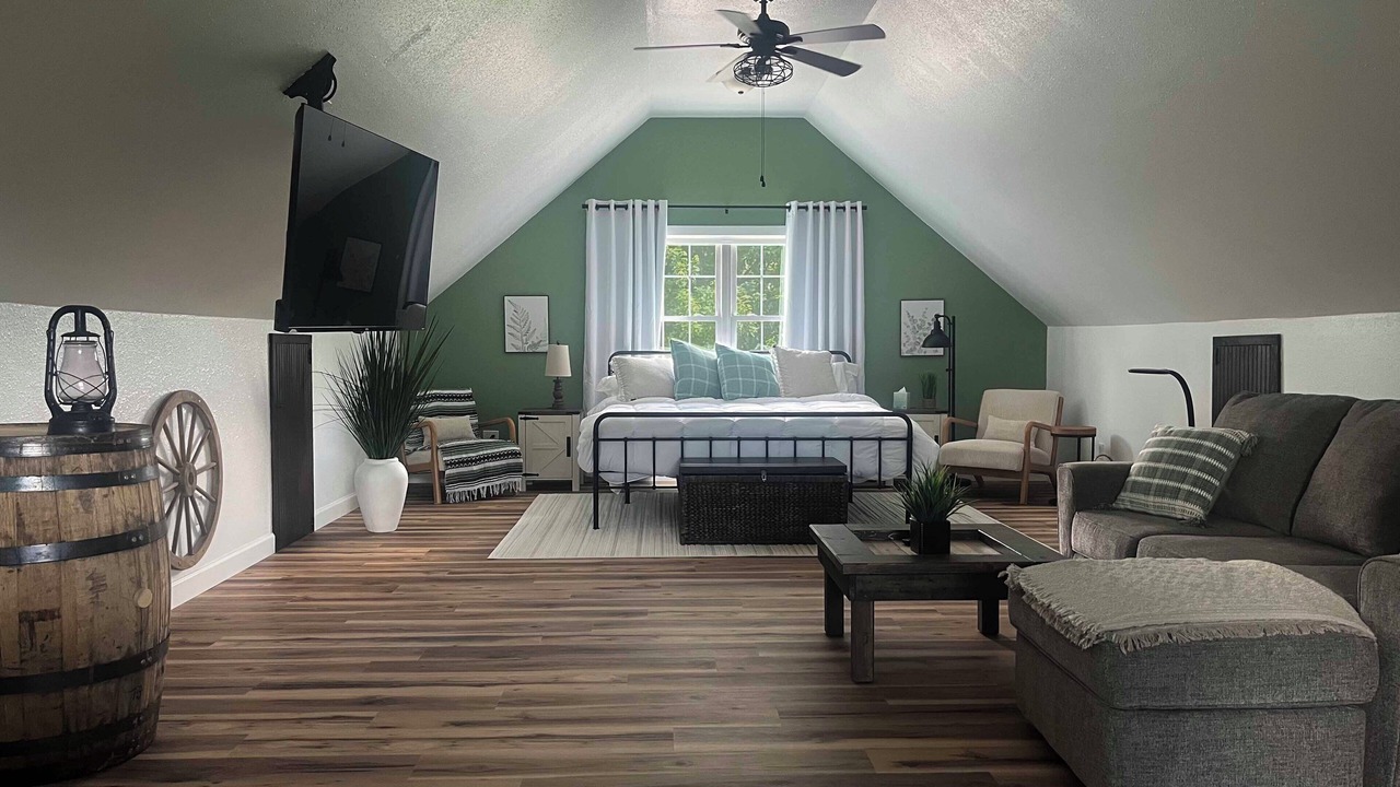 Photo of Livingroom in Linn Creek