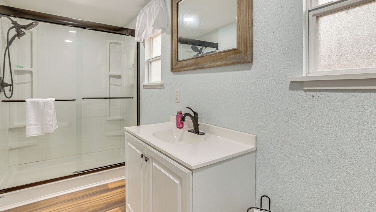 Photo of Bathroom in East Tawakoni