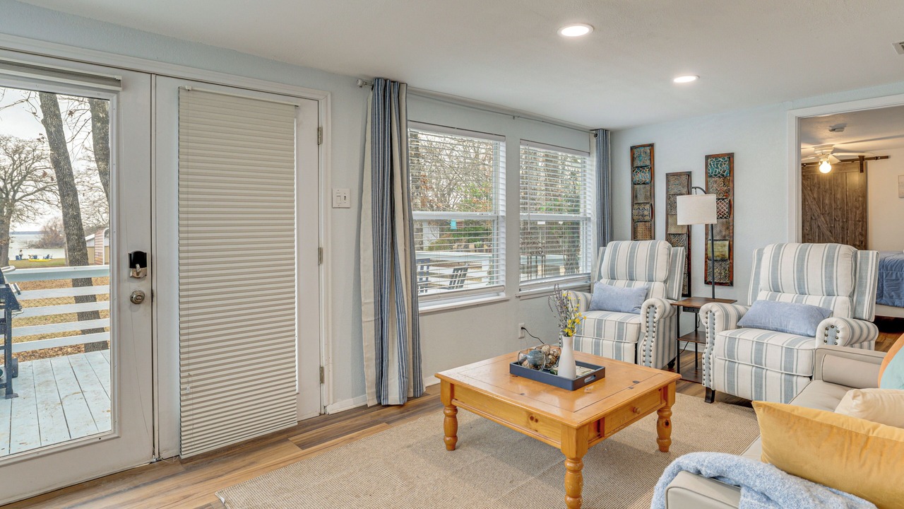 Photo of Livingroom in East Tawakoni