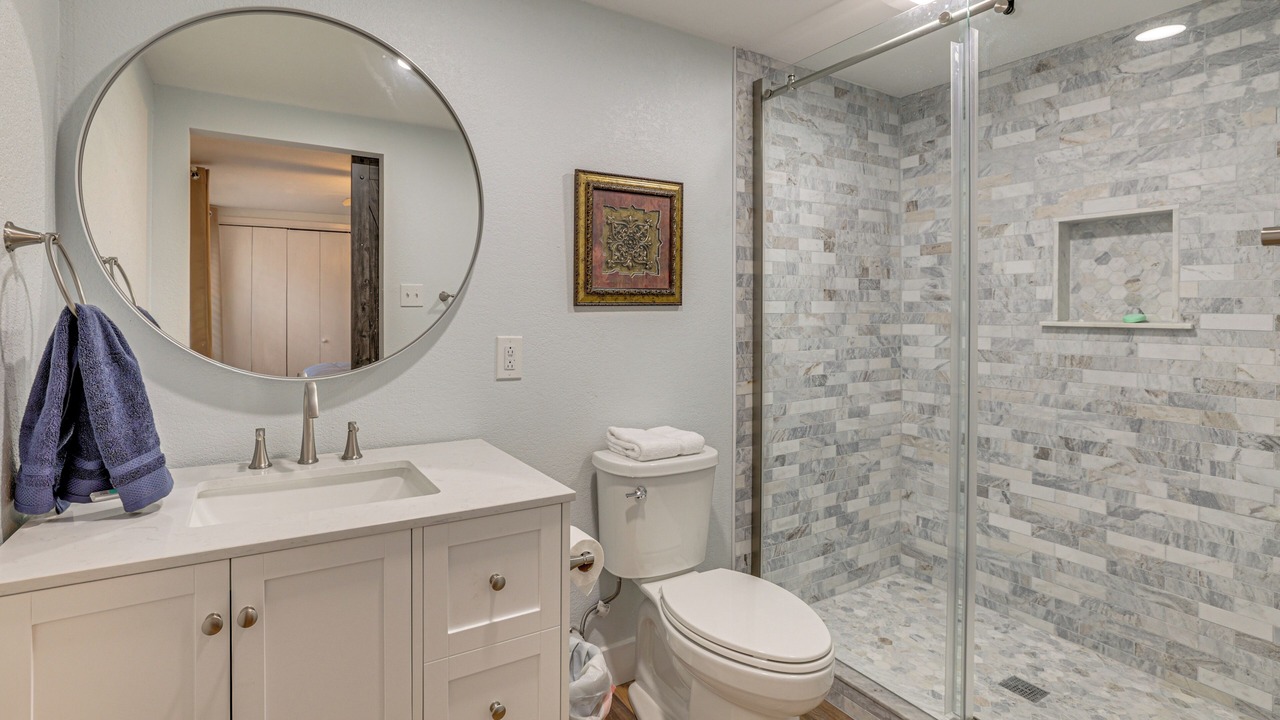 Photo of Bathroom in East Tawakoni