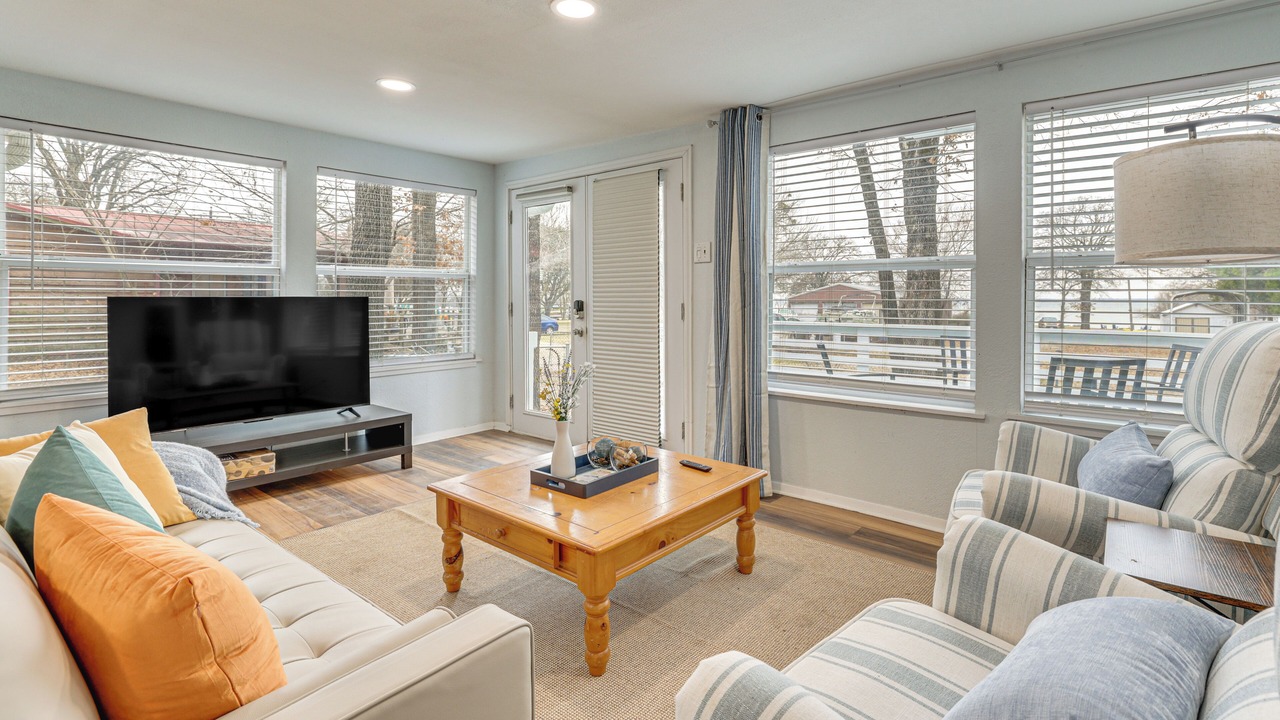 Photo of Livingroom in East Tawakoni