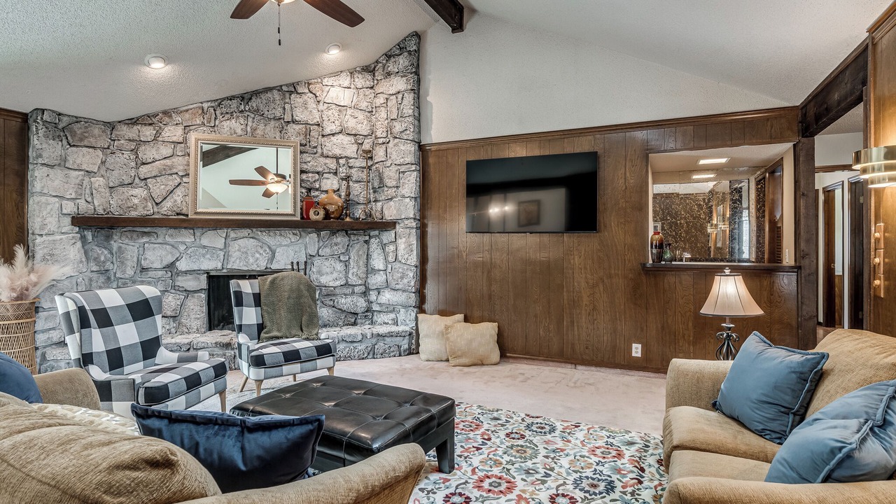 Photo of Livingroom in South Tulsa