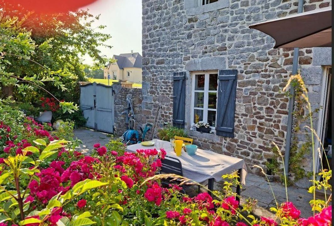 Photo of Outdoor in Hyenville