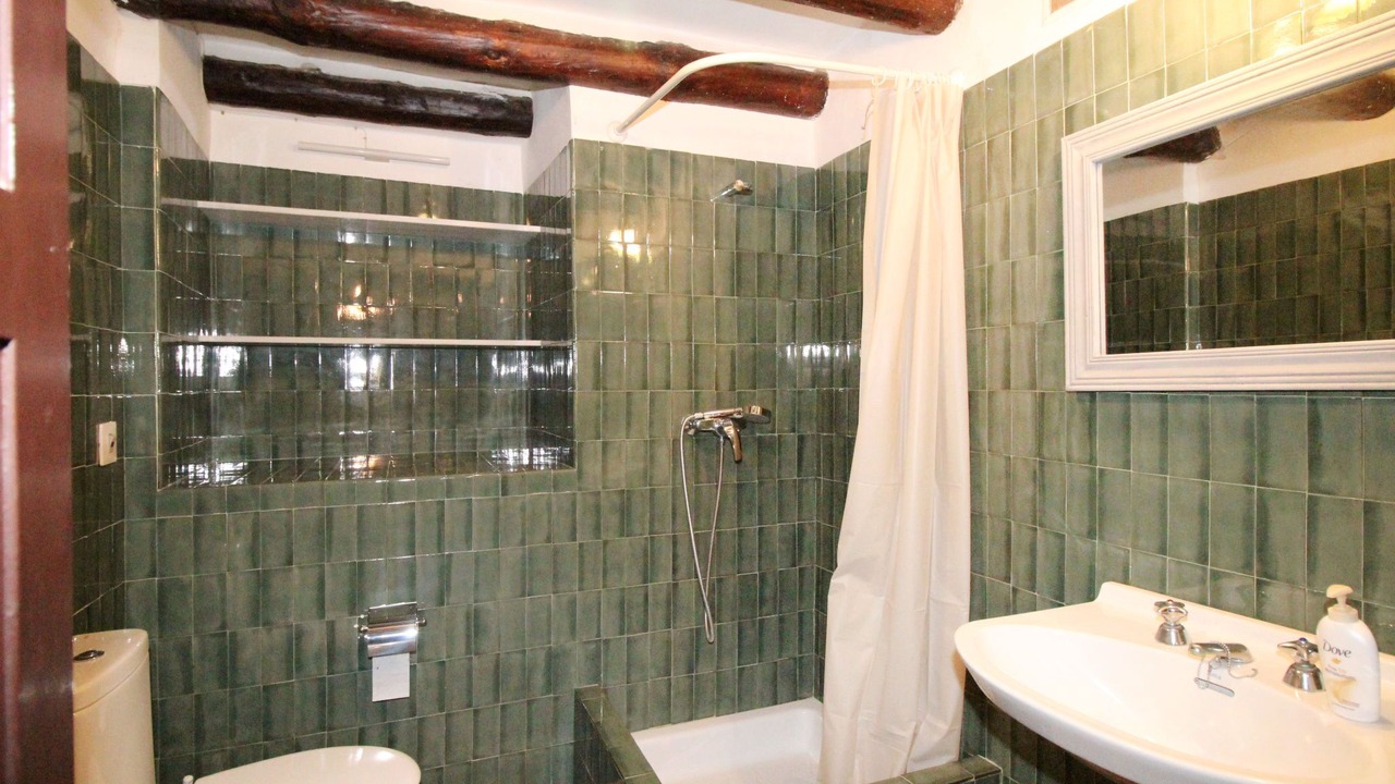 Photo of Bathroom in Pals