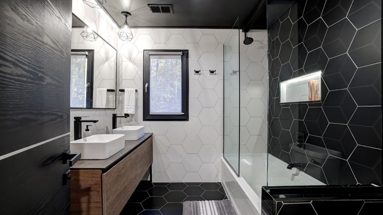 Photo of Bathroom in Tannersville