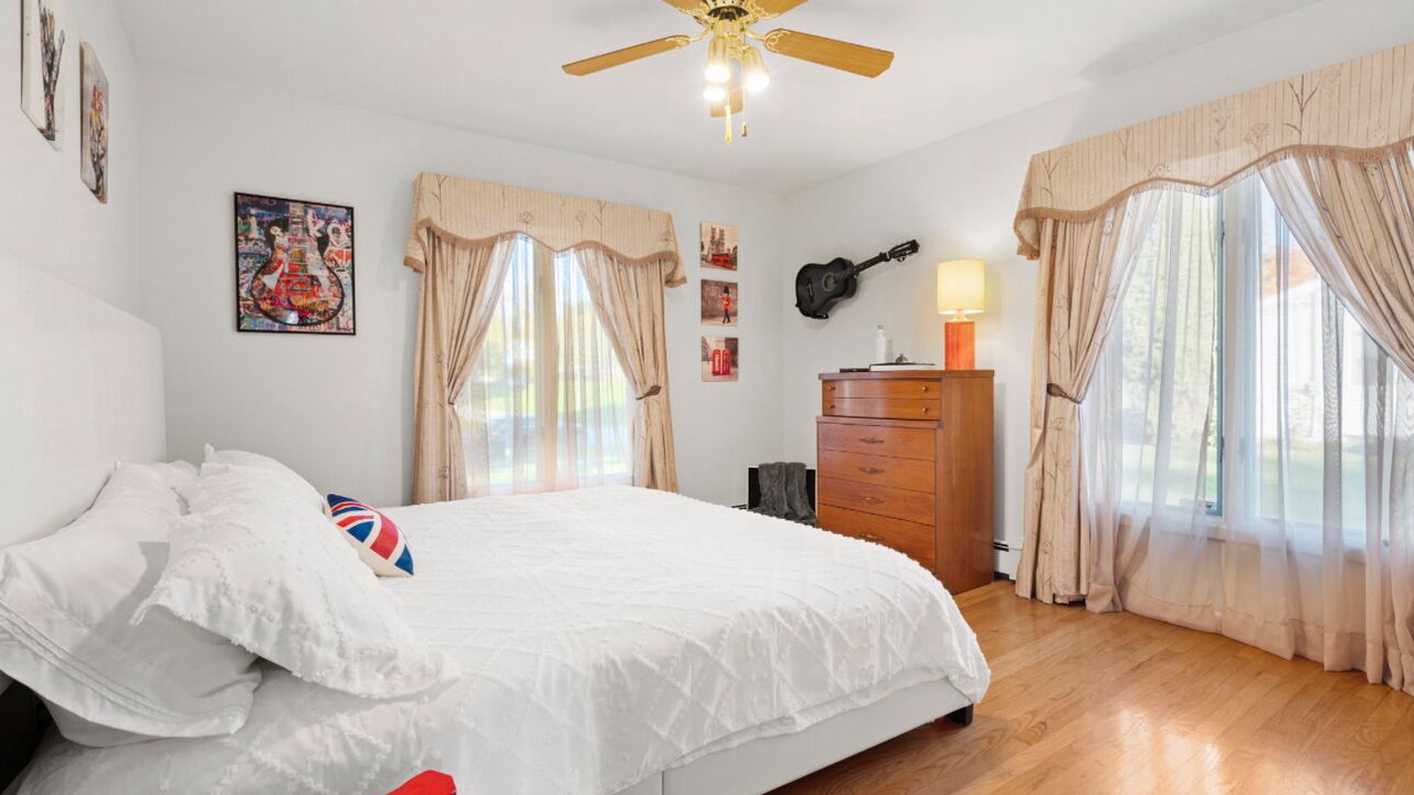 Photo of Bedroom in Walker