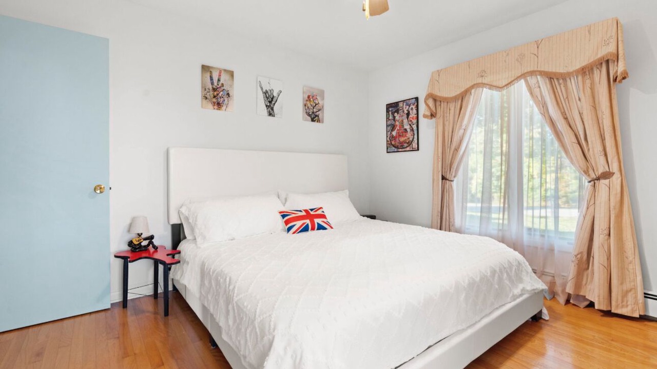 Photo of Bedroom in Walker