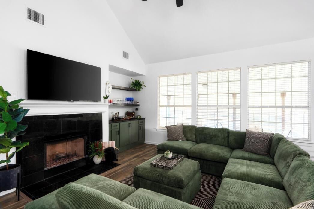 Photo of Livingroom in Pflugerville