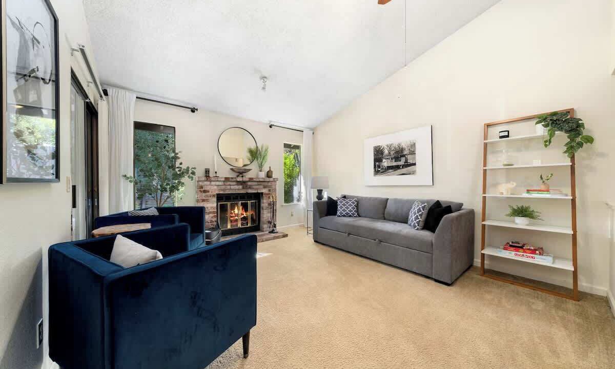 Photo of Livingroom in Pleasant Grove