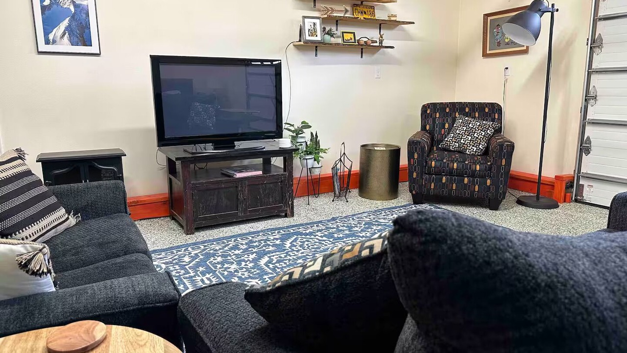 Photo of Livingroom in Fairview