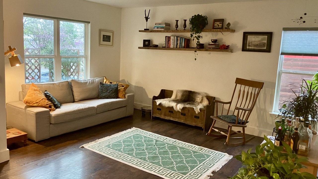 Photo of Livingroom in University Hills and Windsor Park
