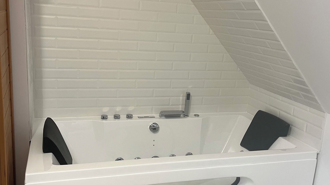 Photo of Bathroom in Acquigny