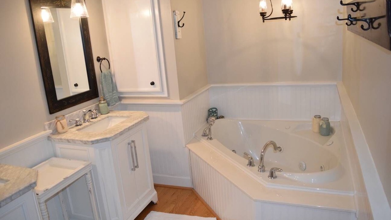 Photo of Bathroom in Martinez