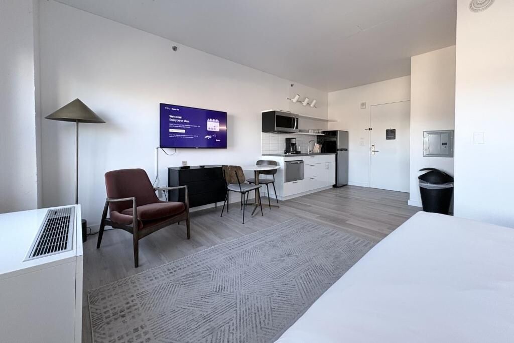 Photo of Bedroom in Hunters Point