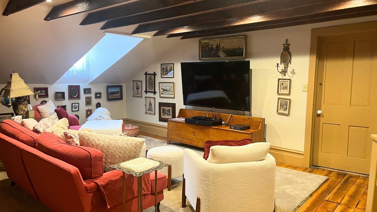 Photo of Livingroom in Jim Thorpe