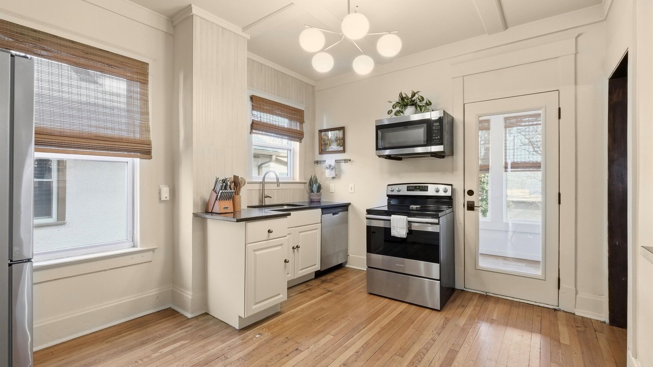 Photo of Kitchen in Midtown - Westport
