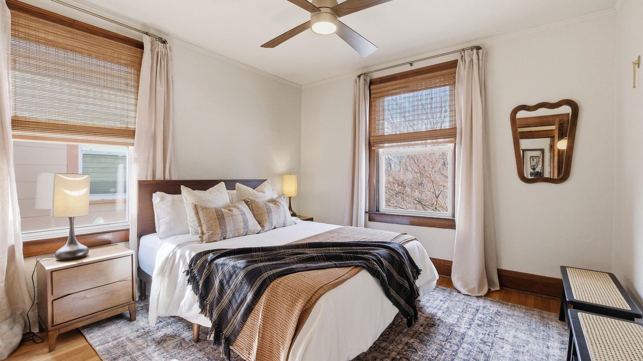 Photo of Bedroom in Midtown - Westport