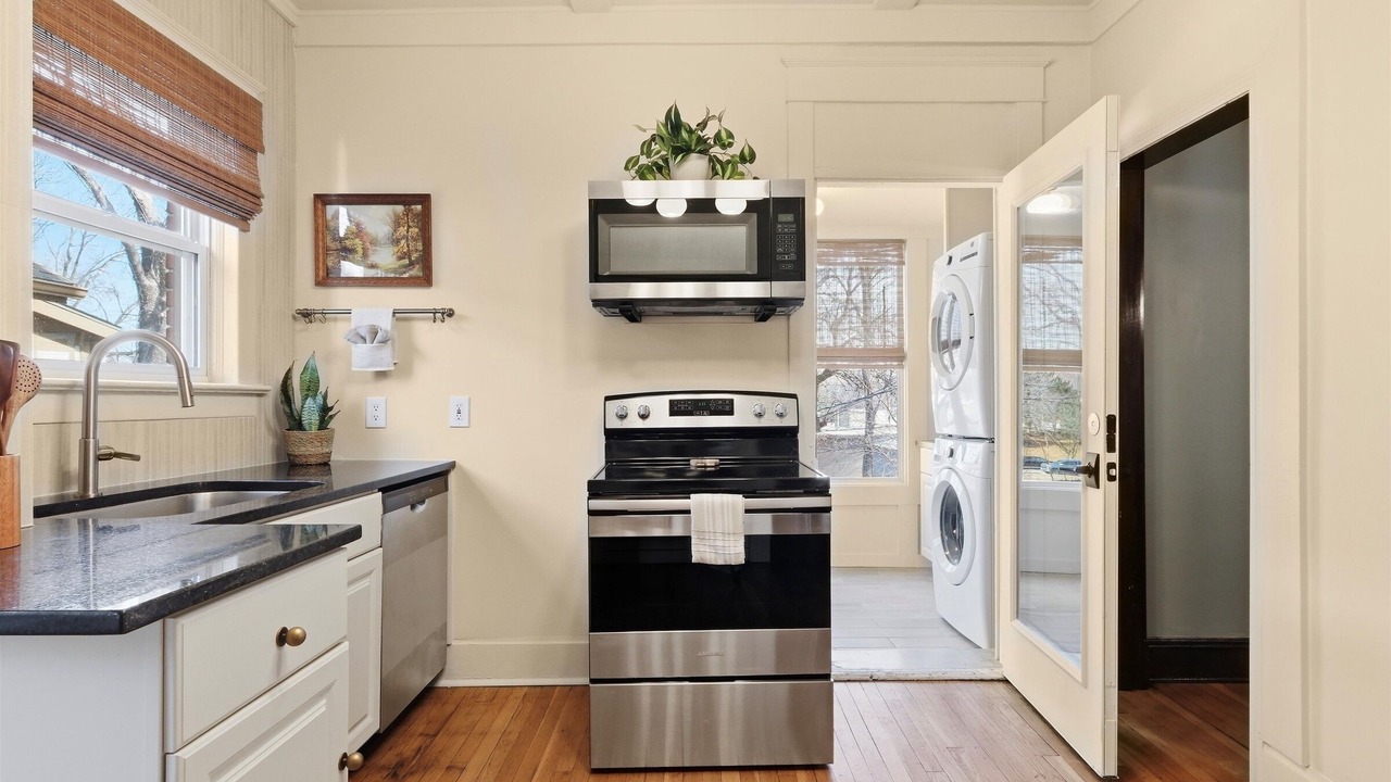Photo of Kitchen in Midtown - Westport