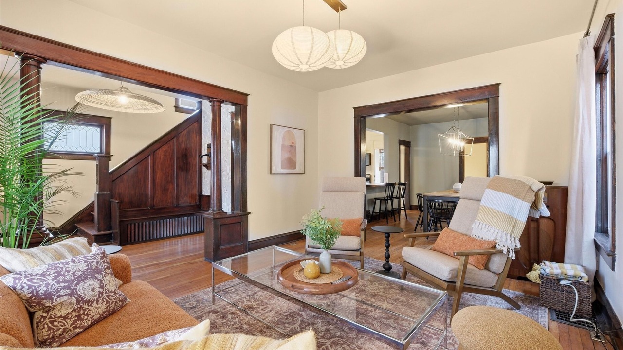 Photo of Livingroom in Midtown - Westport