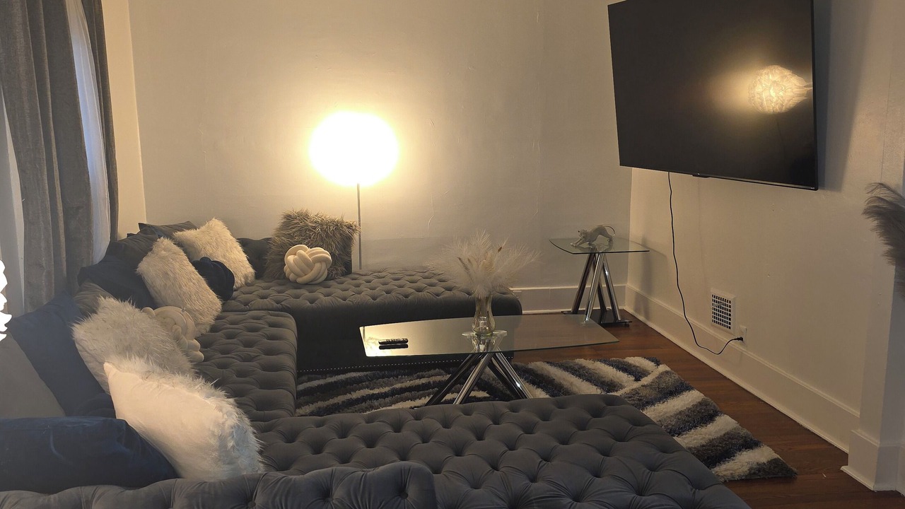 Photo of Livingroom in Allen Park