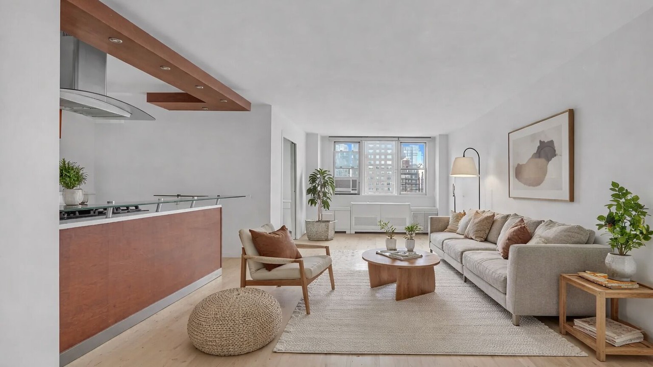 Photo of Livingroom in Tudor City