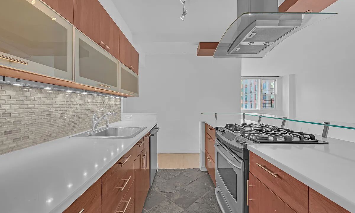 Photo of Kitchen in Tudor City
