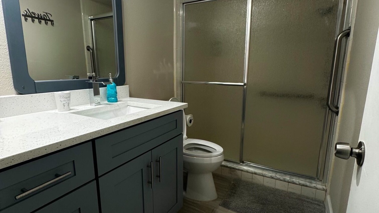Photo of Bathroom in Harbor Hills