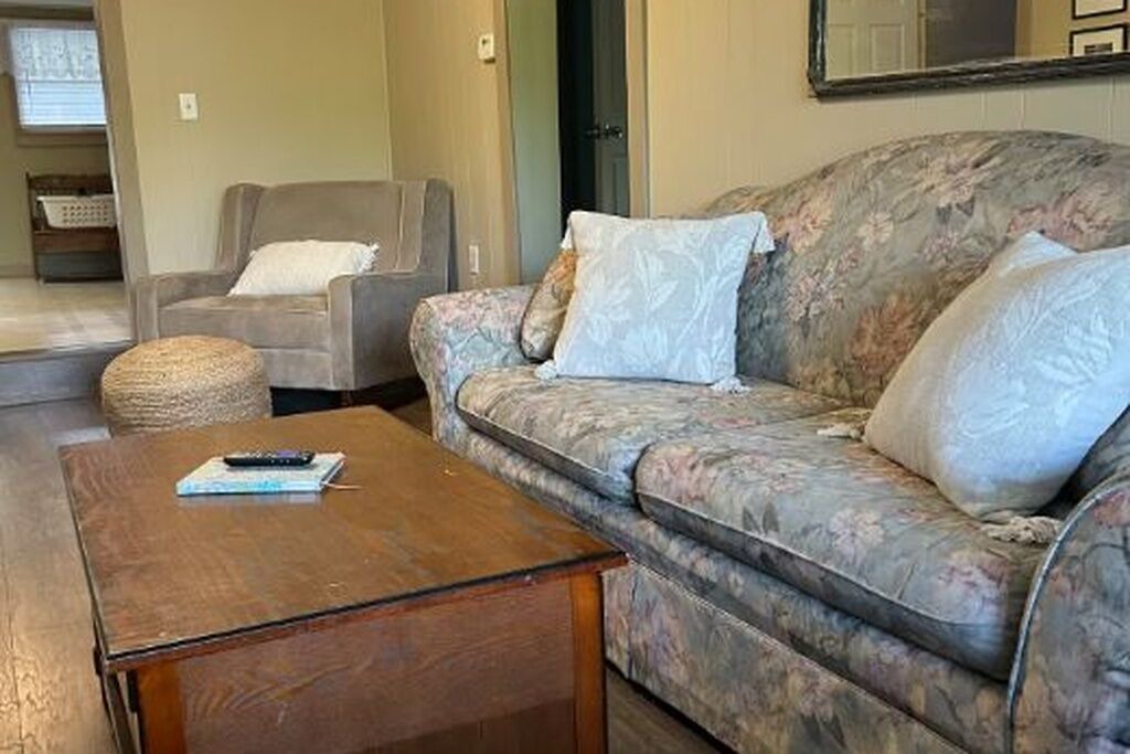 Photo of Livingroom in Cobden