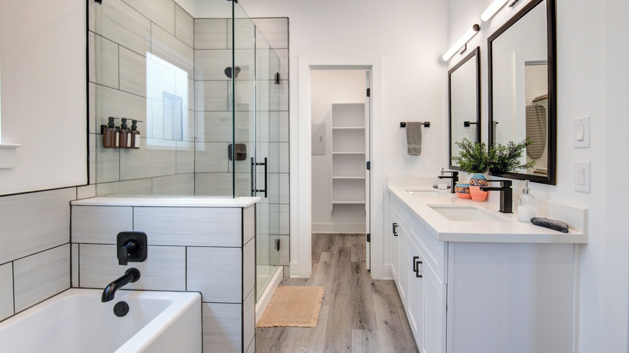 Photo of Bathroom in Kempwood