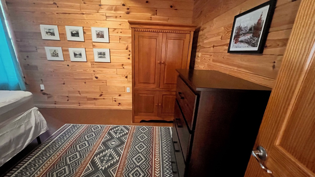 Photo of Bedroom in Miller Lake