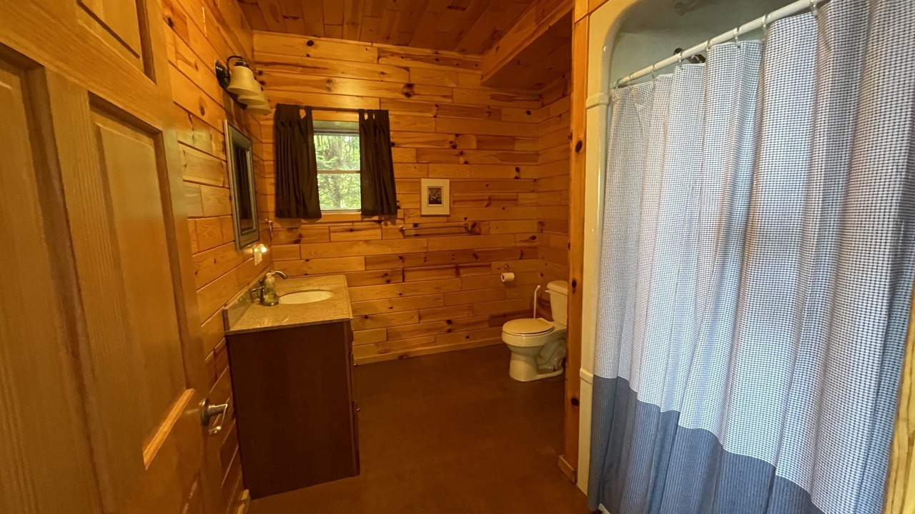 Photo of Bathroom in Miller Lake