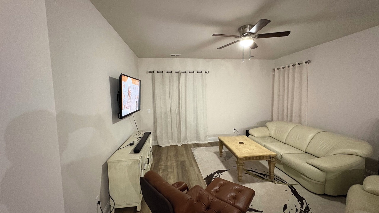 Photo of Livingroom in Port Wentworth