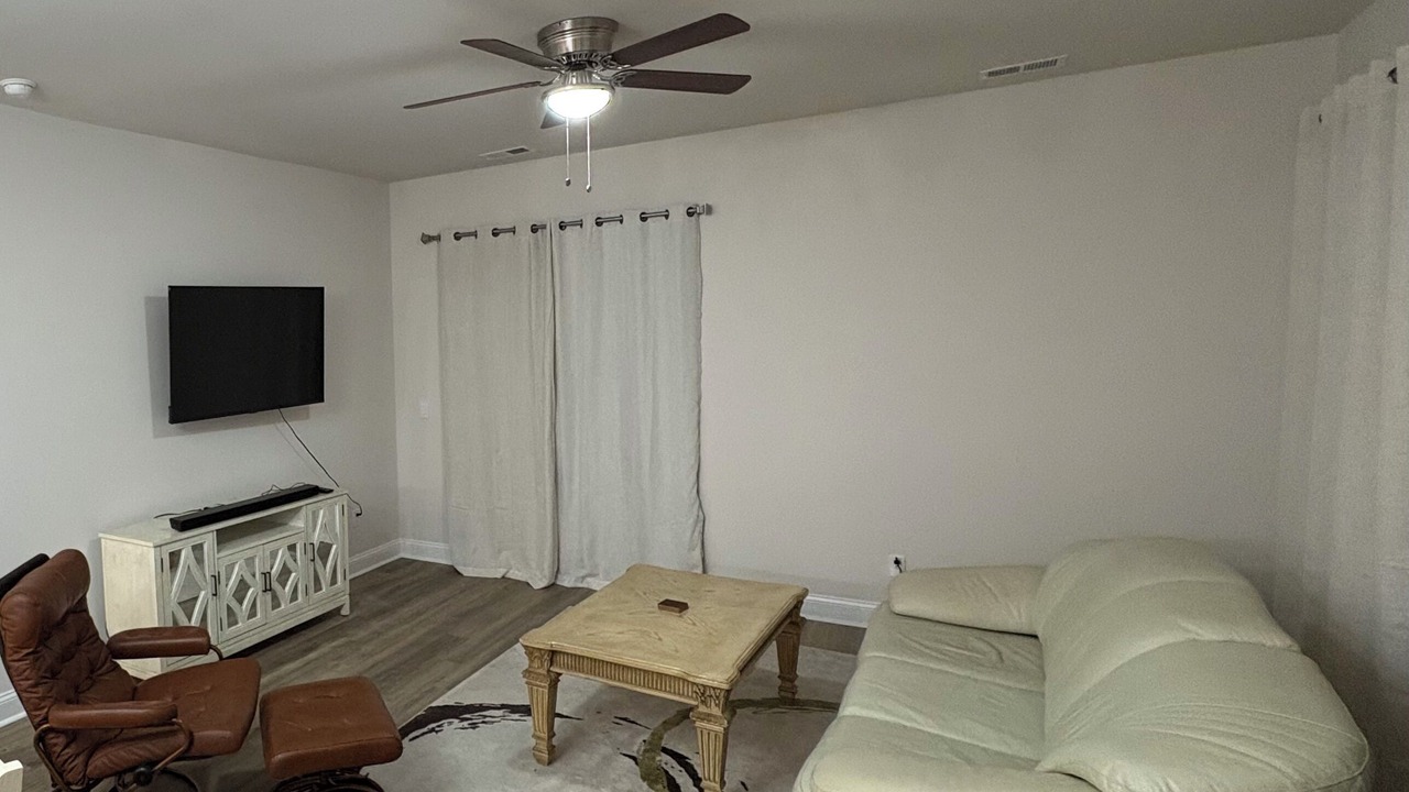 Photo of Livingroom in Port Wentworth