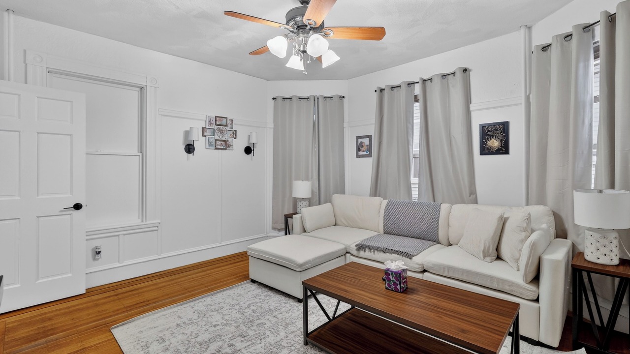 Photo of Livingroom in Malden