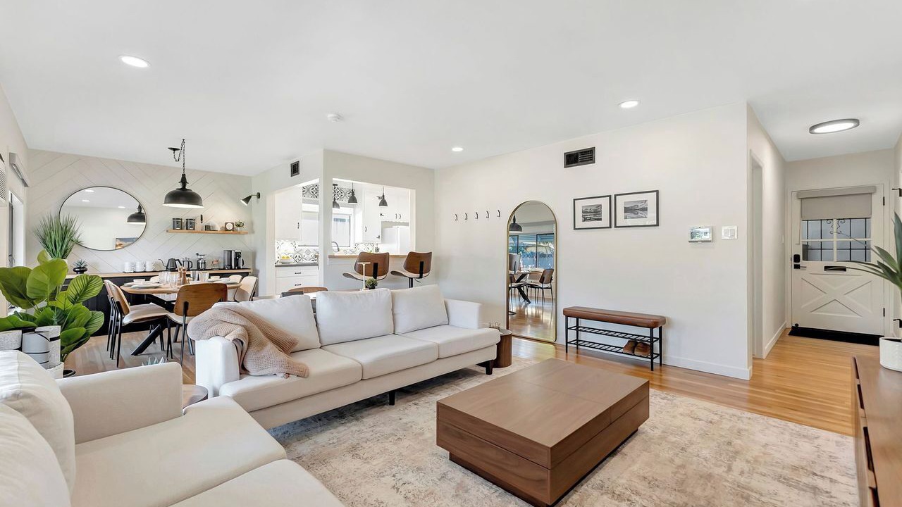 Photo of Livingroom in Norwalk