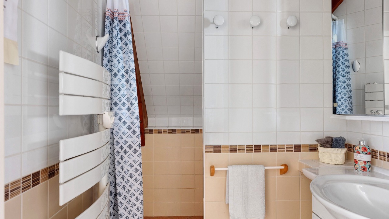 Photo of Bathroom in Cerelles