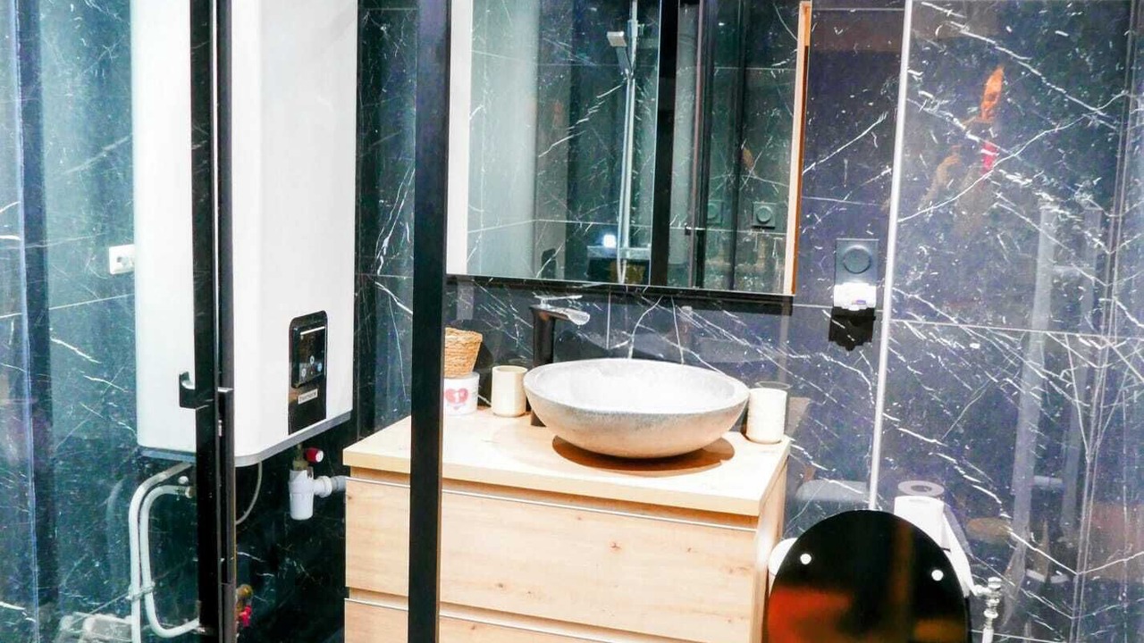 Photo of Bathroom in Dole