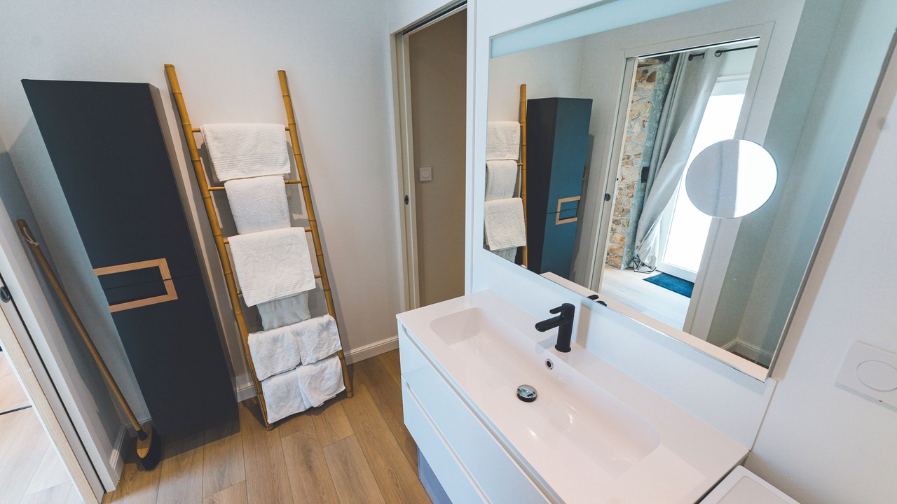Photo of Bathroom in Cholet