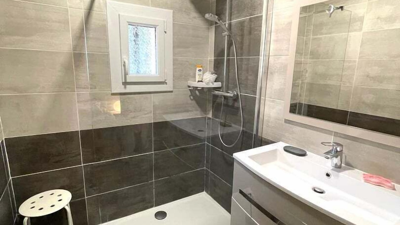 Photo of Bathroom in Montaren-et-Saint-Mediers