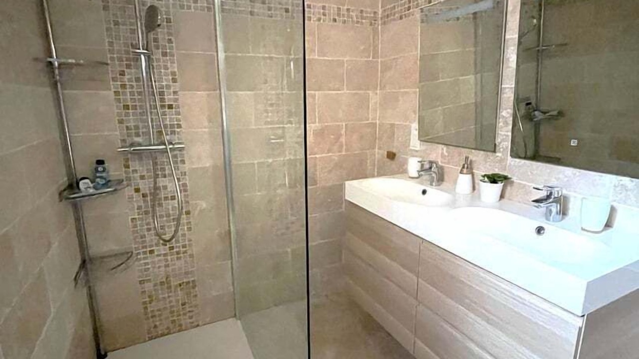 Photo of Bathroom in Montaren-et-Saint-Mediers