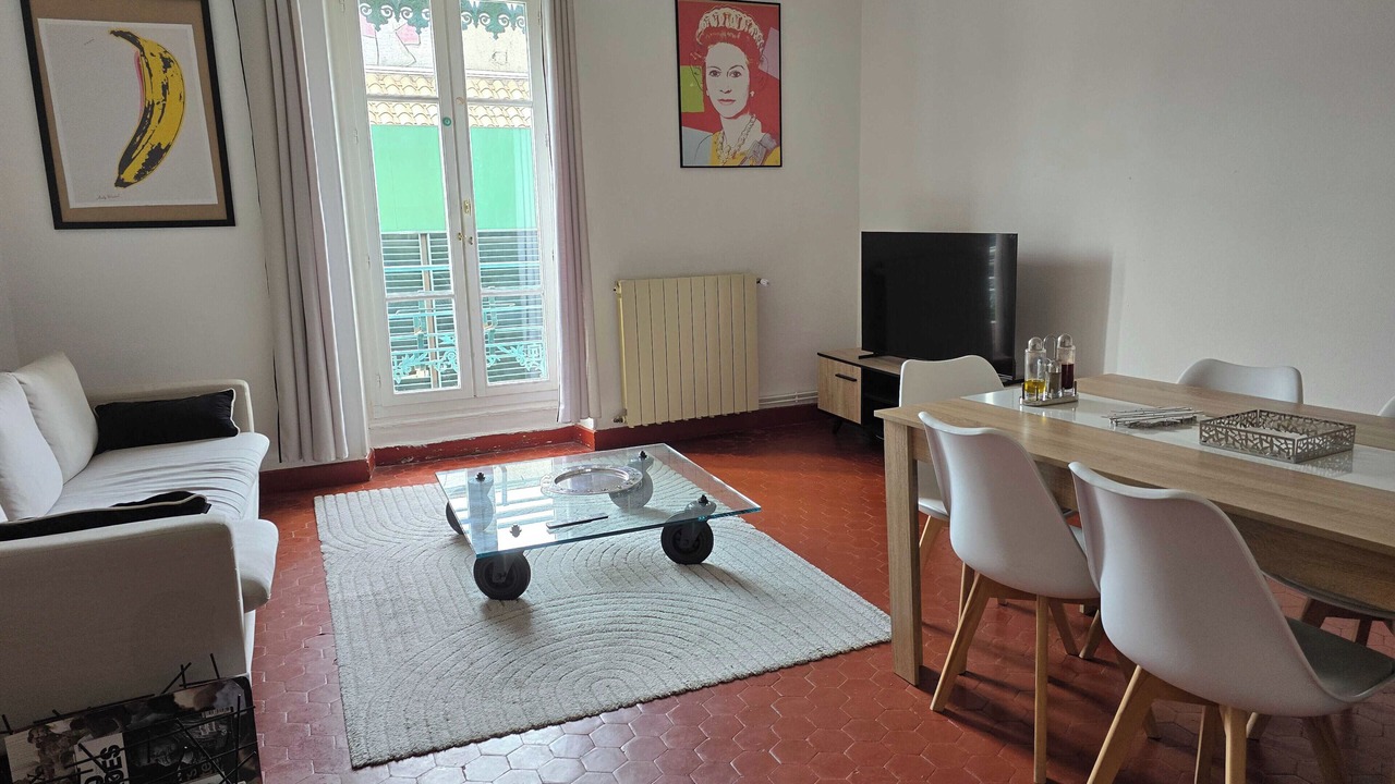 Photo of Livingroom in Nimes City Centre